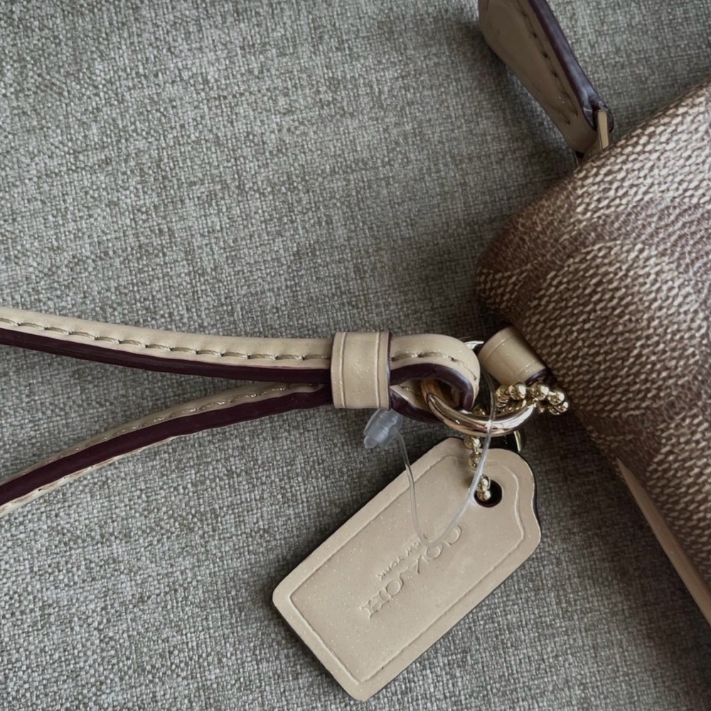 Nwot 💚Auth Coach Signature Large Top Zip Wristlet Wallet Khaki/Platinum - Picture 7 of 8